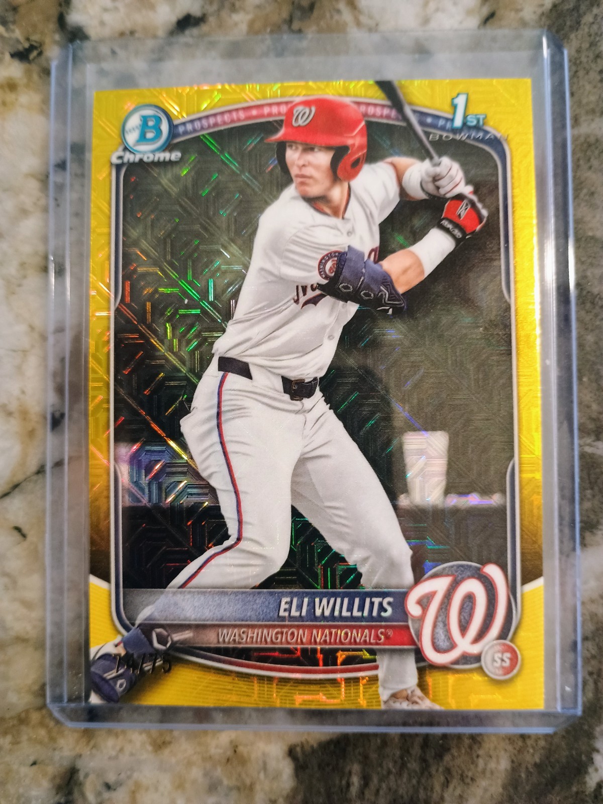 2025 Bowman Draft ELI WILLITS 1st Bowman 74/75 Yellow Mojo Refractor BDC-1!