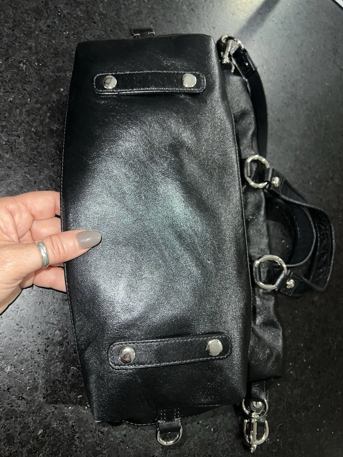 NUOVA BORSA COACH POPPY NERA PELLE SCINTILLANTE VIOLA INTERNO PORTACHIAVI