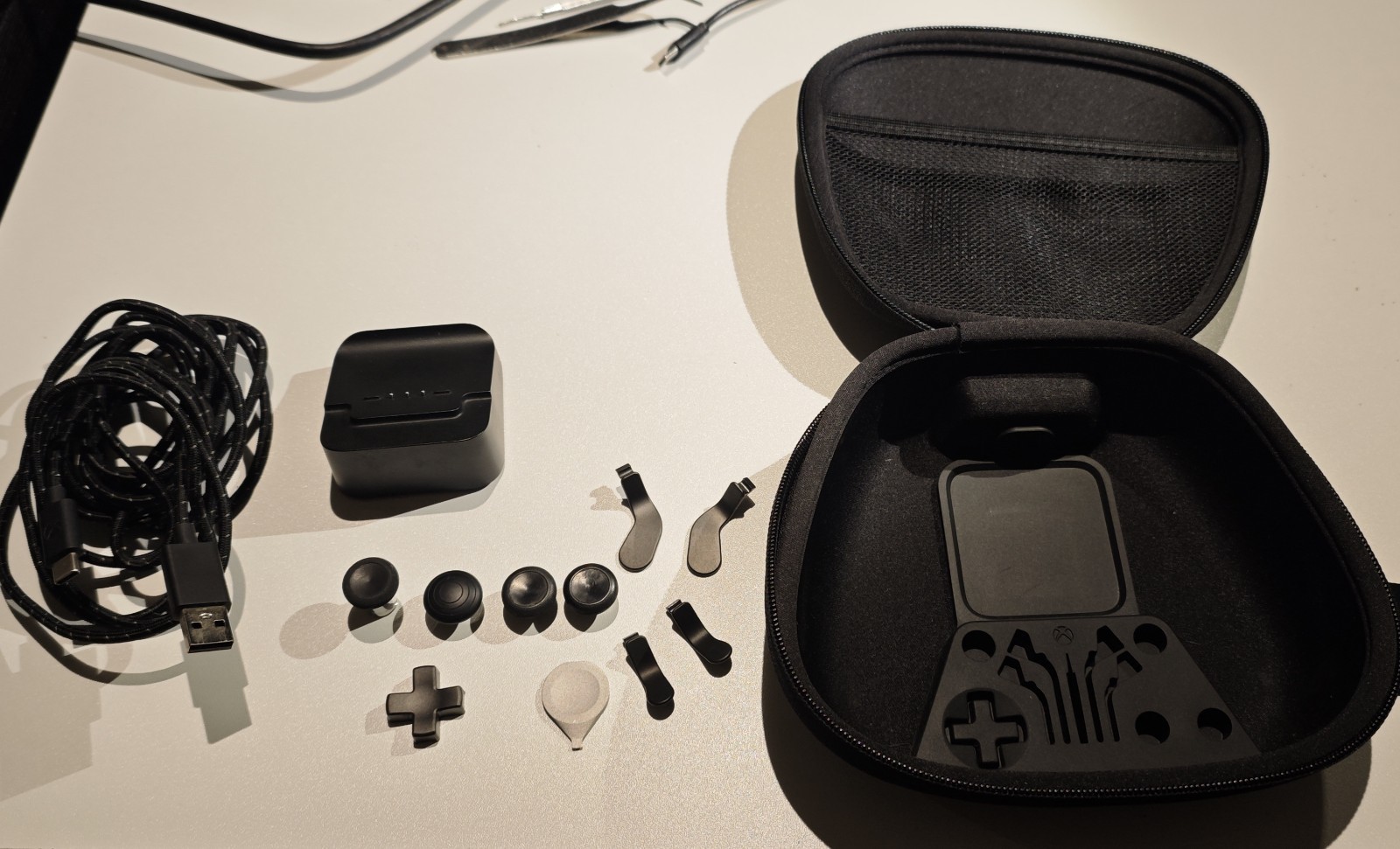 Kit Accessori ORIGINALI Microsoft Xbox Elite Series 2 - Custodia, Paddle, Dock - 3