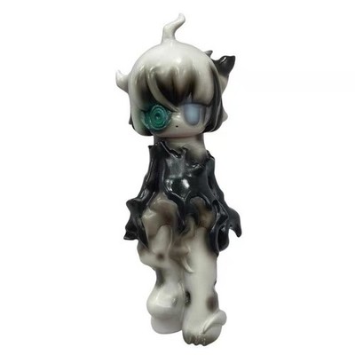 NORAZYA Kaiju King Hametsu Evil Spirit Girl White Black Soft Vinyl SOFUBI Figure
