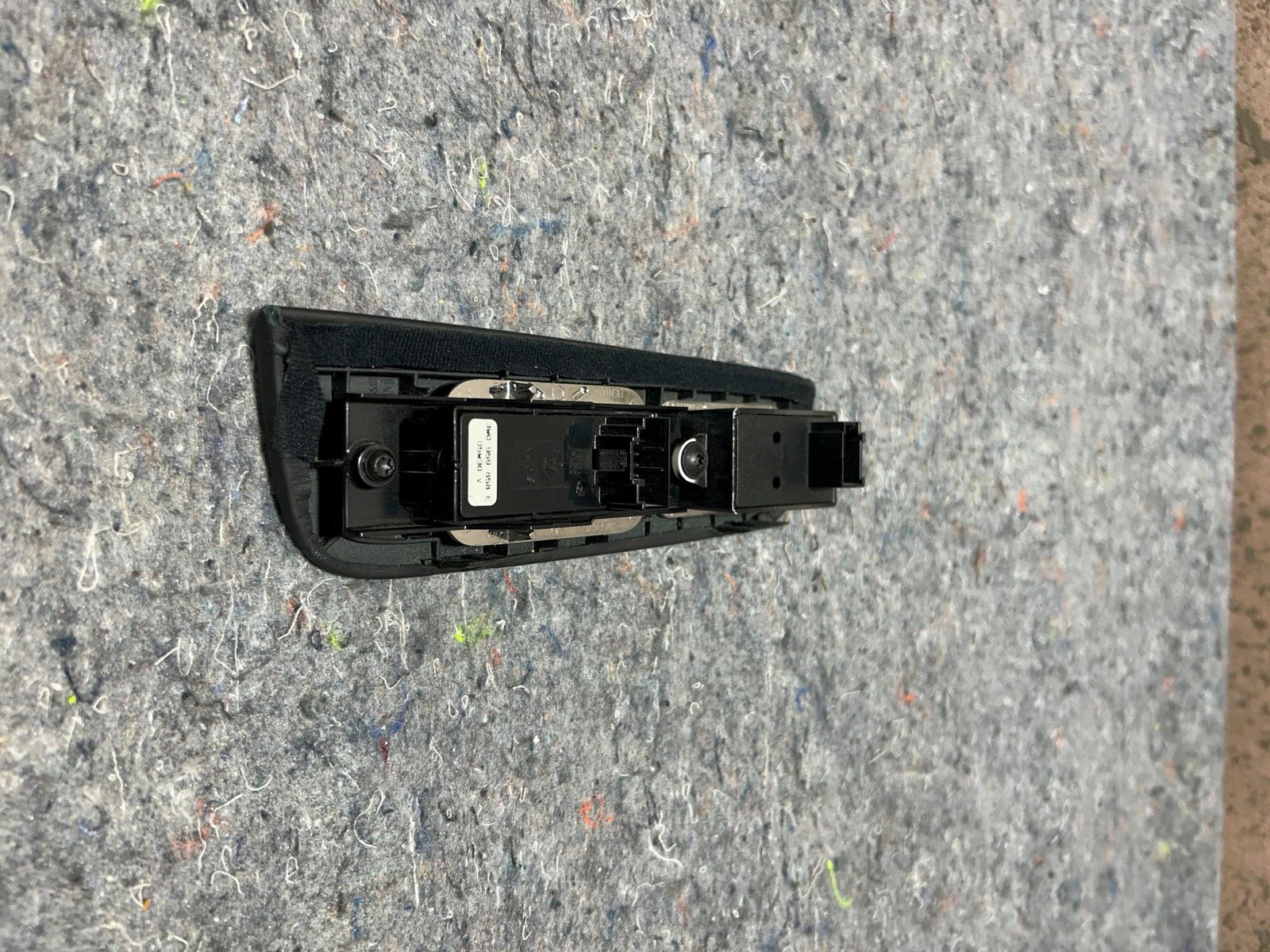 06-11 BENTLEY FLYING SPUR LEFT REAR WINDOW SWITCH OEM 