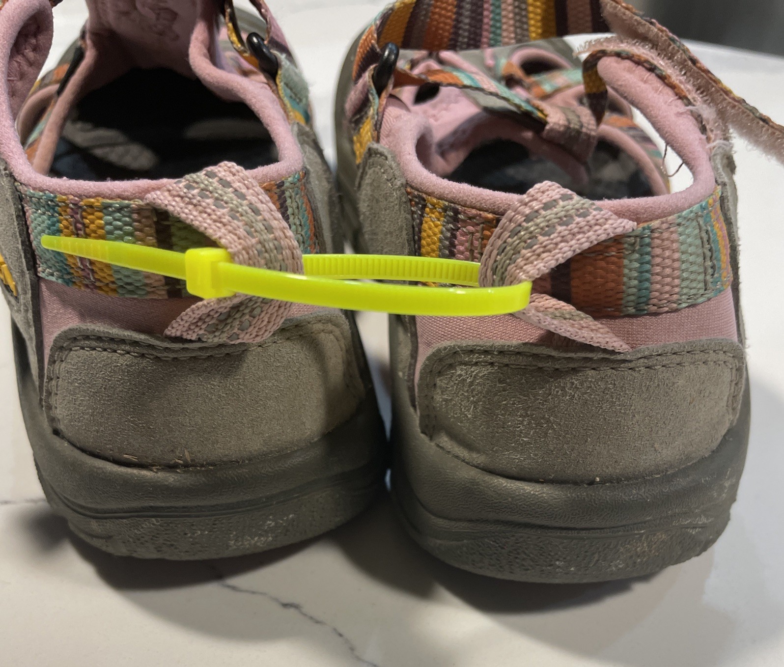 Sandali Keen giovani taglia 3 rosa arcobaleno impermeabili escursionismo passeggio campeggio scarpa