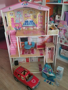Barbie Puppenhaus Mit Zubehor Barbie Wagen Frozen Schlosser
