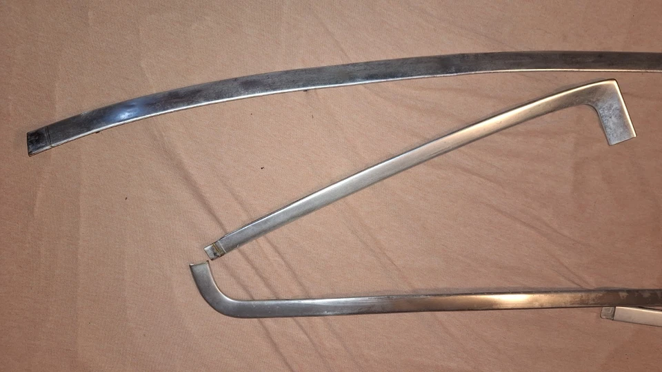 94-97 FORD OBS SERIE F LAS 5 PIEZAS DE MOLDURA DE PARABRISAS OEM Revisar fotos Foto 3 de 4