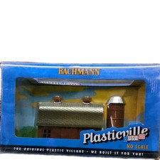 Bachmann Plasticville U.S.A. Dairy Barn, Ho Scale, Item # 45007.