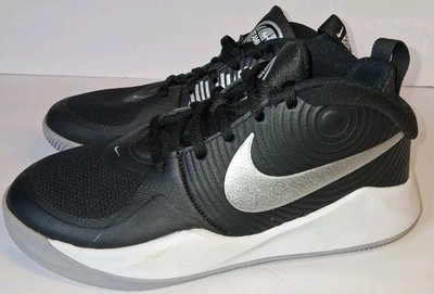 Nike Team Hustle D9 Unisex kids Sneakers   Black/Silver Size 4Y   AQ4224 001.