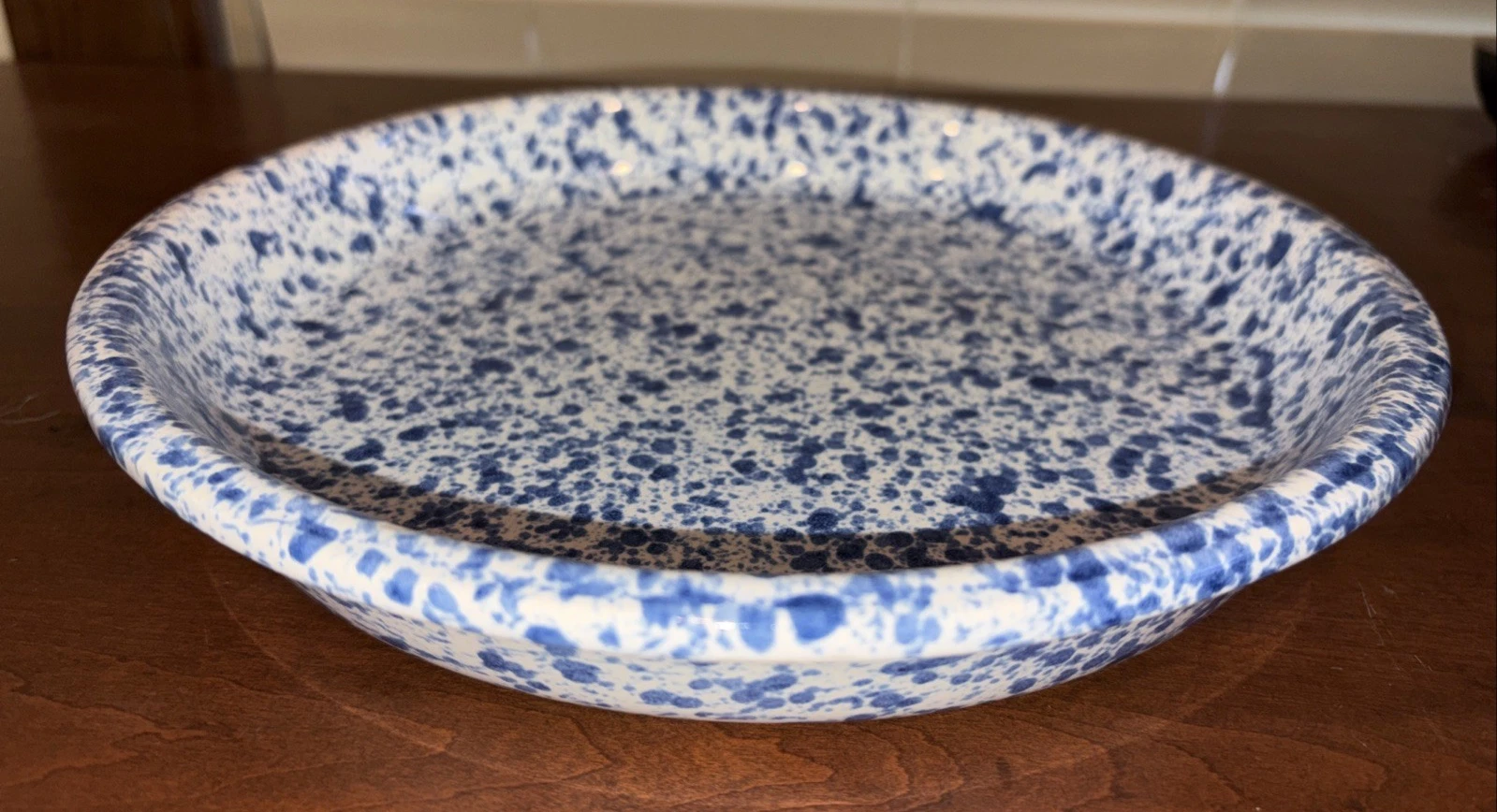White with Blue Speckles Stoneware Pottery Pie Plate Morton # 0-4100 EUC