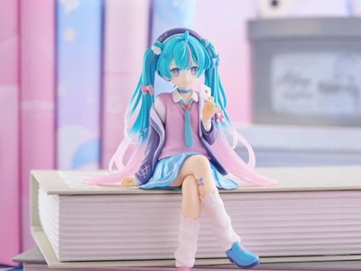 BRAND NEW - FuRyu Hatsune Miku Noodle Stopper Figure: Love Blazer Ver.
