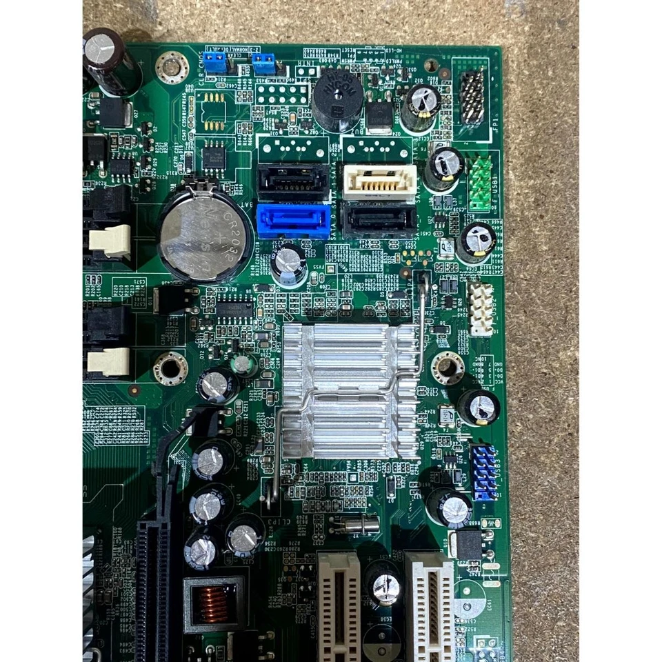 Foxconn G33M02 Micro-ATX Motherboard SATA II DDR2 4 Memory Slots PCI Express x16 - Image 2 of 4