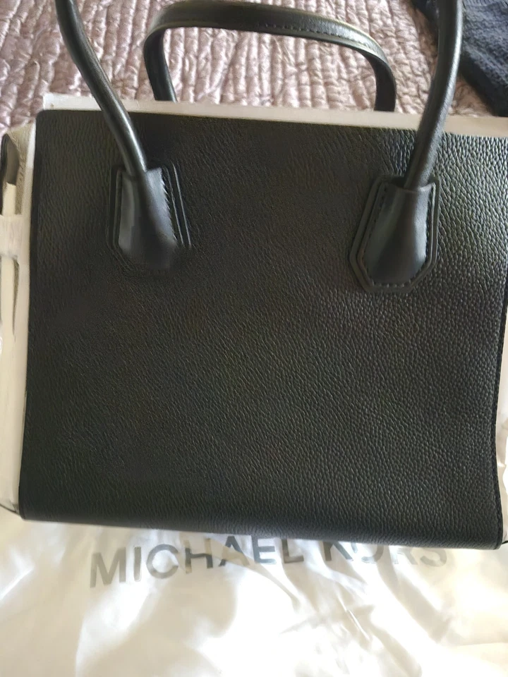 Michael Kors Mercer Block colour Bag NWT Rrp £180 in sale, still selling at MK - Image 3 of 4