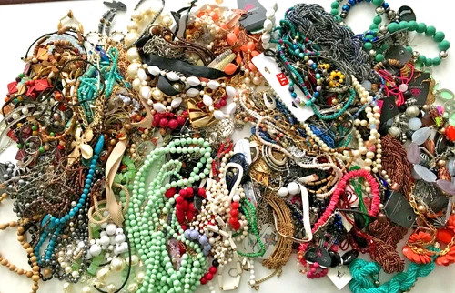 13 Lbs+ HUGE Vtg Costume to Fashion Jewelry lot Necklace Bead Chain UNSORTED