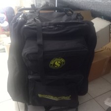 zaino attrezzatura sub marca scubapro colore nero con carrello 