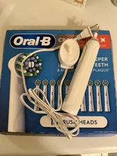 Oral-B Braun Type 3771 Electric Toothbrush + Charger Travel Case 8 Brush Heads
