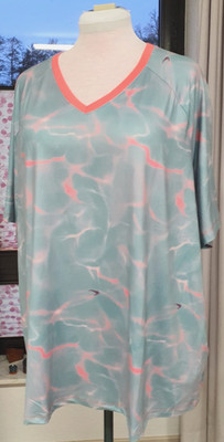 Neu! Modisches Funktions-T-Shirt mit Wellenmuster in Eisgrün  50-52   (1056)