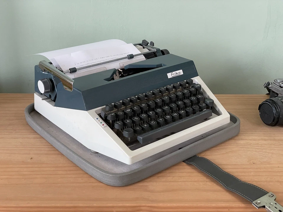 * fully Working typewriter, Schreibmaschine  Robotron Erika, blue/gray, 60s/ 70s - Bild 3 von 4