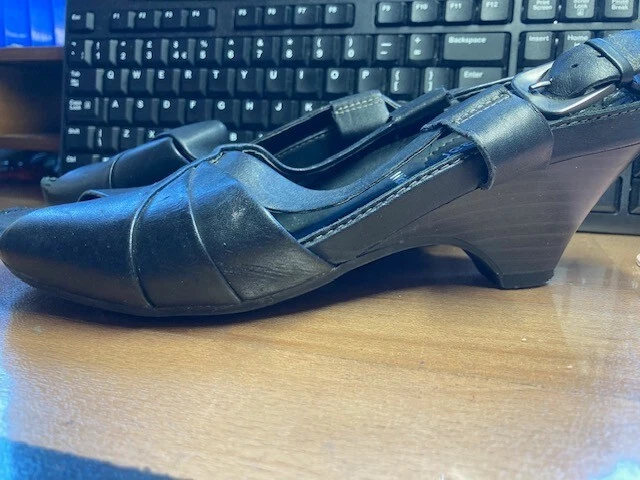 Sandali Clarks donna 5 5 UK misura larga casual cinturino pelle nera zeppa tacco