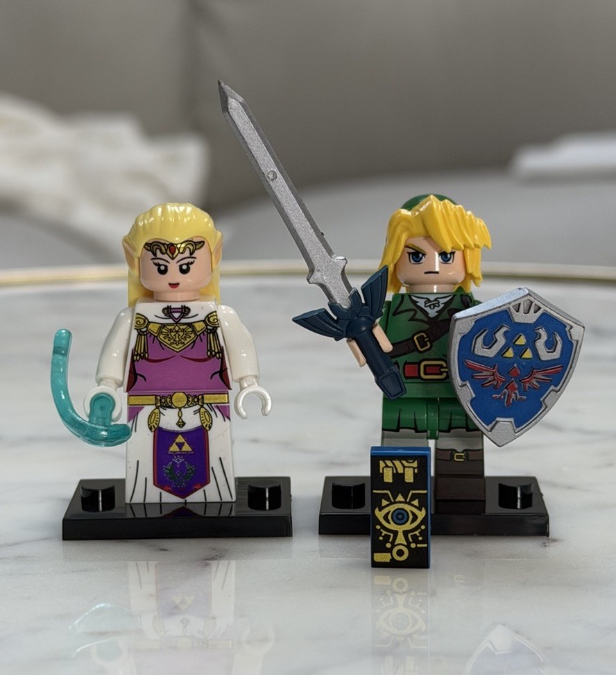 Lego Legend Of Zelda Link and Zelda Custom Printed Minifigure Lot