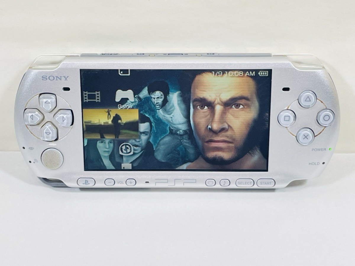 PSP-3000　PCH-2000 Sony PSP 3000 Ratchet & Clank Limited Edition Bundle Mystic Silver
