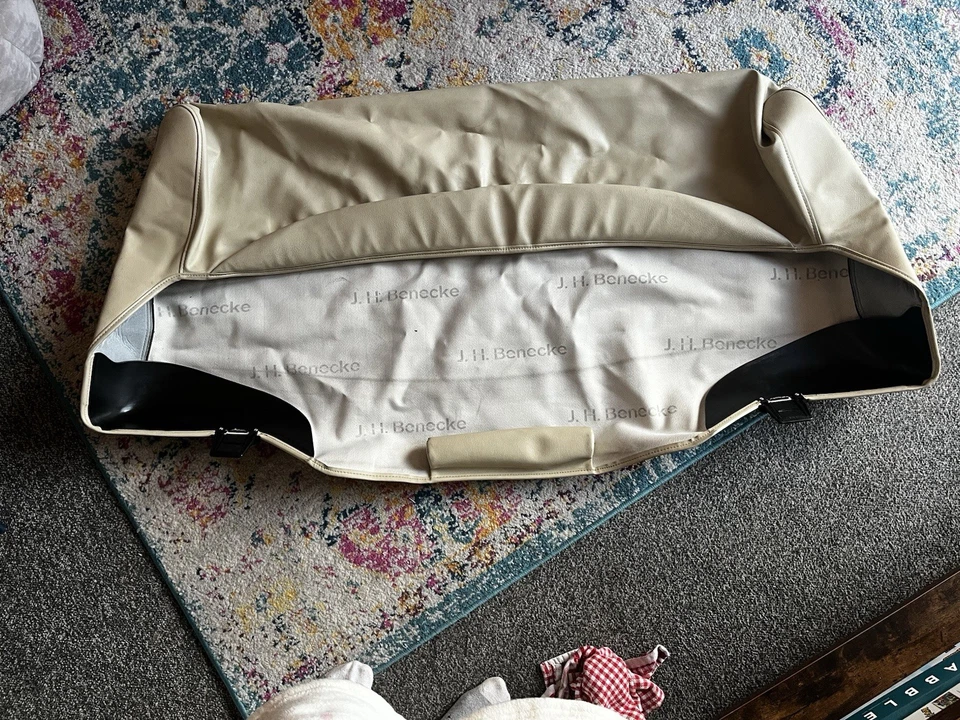 VW Beetle 2008 Cabriolet Leather Roof Hood Cover in Cream - Image 3 of 4