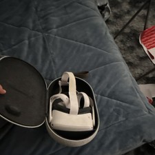 Meta Oculus Quest 2 White Plastic Standalone VR Headset with Carrying Case