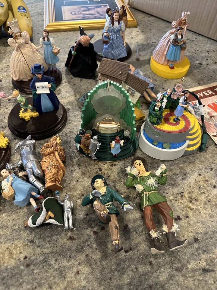 Huge Lot Of Wizard Of Oz Ornaments EBay huge-lot-of-wizard-of-oz-ornaments-ebay