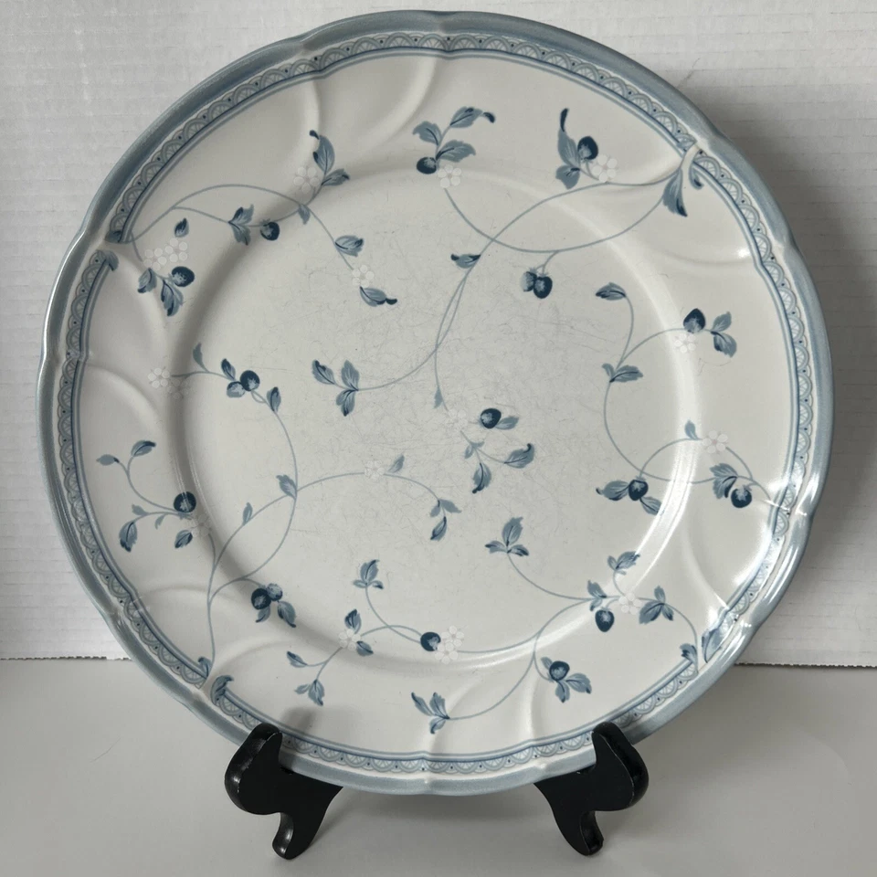 2 тарелки для салата/десерта/обеда Noritake Stoneware Strawberry Delight 8671 - Изображение 2 из 4