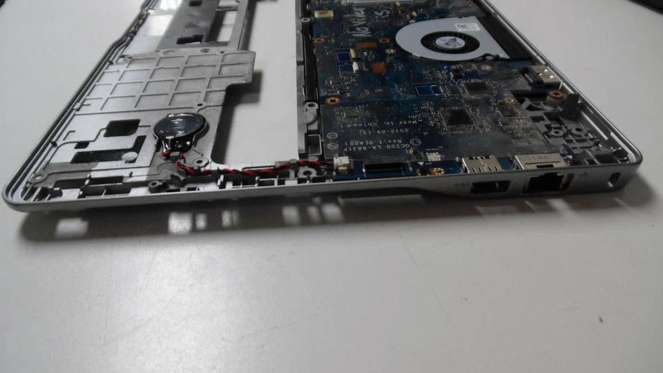 Dell Latitude E6430 - i5-3437U 1.90GHz Motherboard w/Base - LA-8831P - Parts - Image 4 of 4