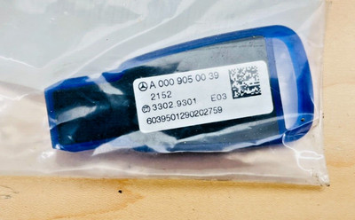 NEW Mercedes spare key blue remote control 0009050039 w212 E350 E550