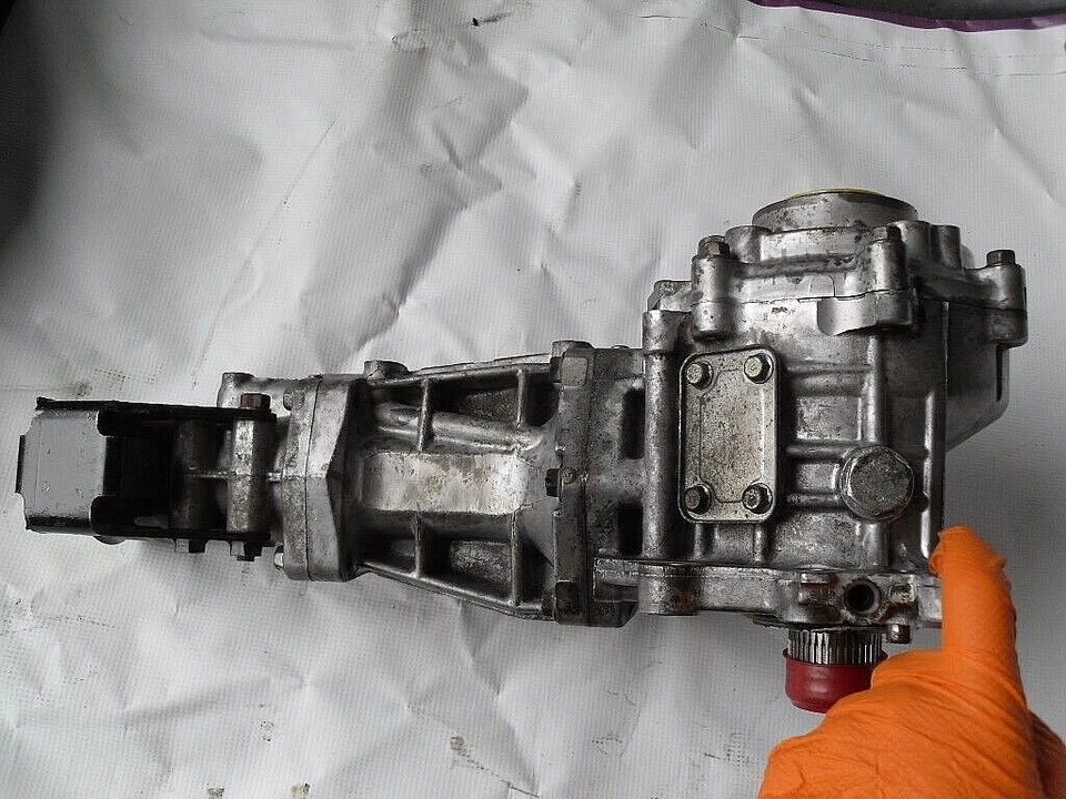 Boite de transfert CITROEN C CROSSER PEUGEOT 4007 2204C6 1608951980 2.2 HDI 4X4 - Photo 4/4