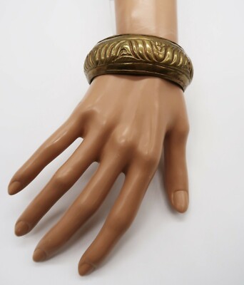 Vintage Carol for Eva Graham hammered brass bangle bracelet