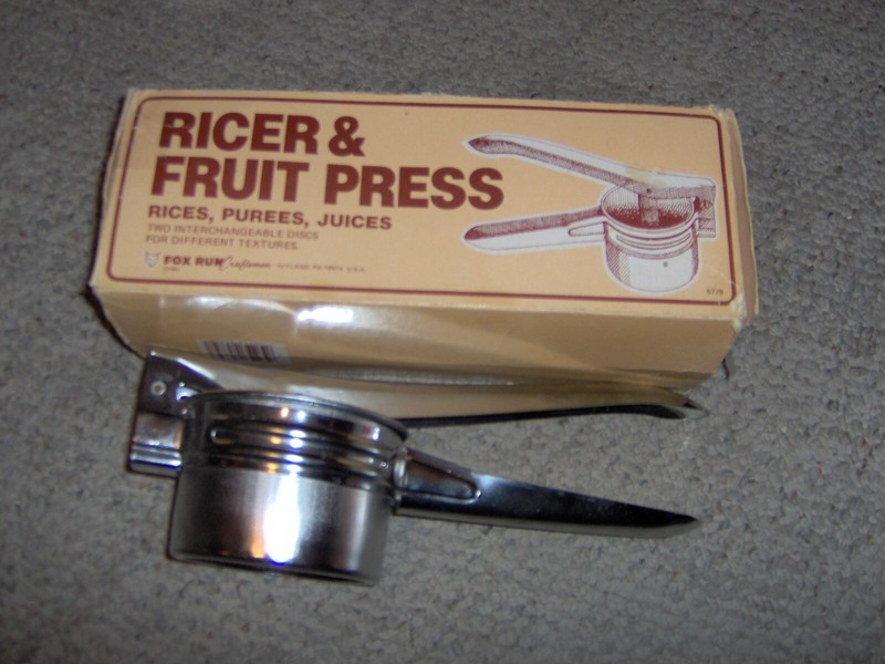 Vintage 1983 Fox Run 5779 Potato Ricer/Fruit Press Chrome-Plated Steel Hong Kong
