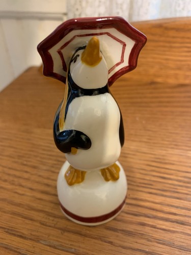 VINTAGE  PENGUIN WITH PARASOL  PIE BIRD VENT (RARE) SAMMIE ROBERTS 2007