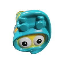 Goldfish Swim School Cute Scuba Diving Goldfish Plastic Bath Toy 3" H x 3.25" L