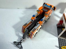 LEGO City: Traffic: Garage 7642 (2009) Retired Rare.