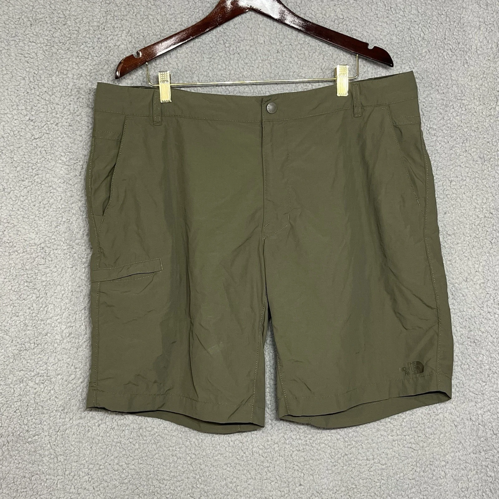 The North Face Nylon Hiking Travel Shorts Men's Size 40 Green 10” Inseam