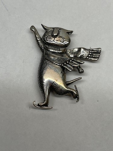 Signed Edward Gorey 925 Sterling Silver Brooch Pin Ice Skating Cat 1-1/2” - 第 1/5 張圖片