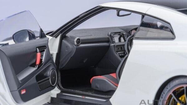 Autoart 2022 Nissan GT-R (R35) Nismo Special Ed Brilliant White