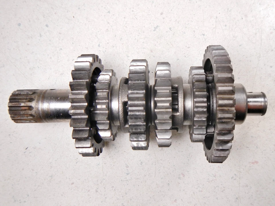 83 JUEGO DE ENGRANAJES TRANSMISIÓN SUZUKI SP125 Foto 3 de 4