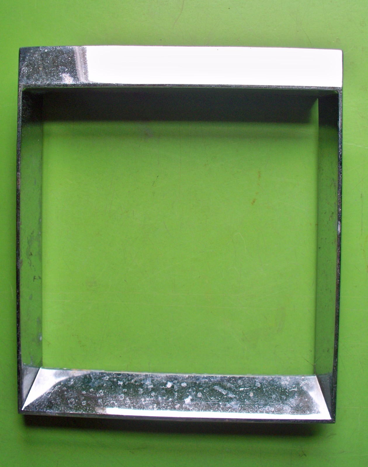 RockOla CCA6 or CCC5 Can Soda Vending Machine Outside Delivery Door