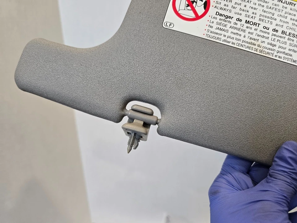 Parasoles Toyota Rav4 1996-2000 OEM gris lado del conductor del pasajero pantalla de vinilo A055 Foto 4 de 4