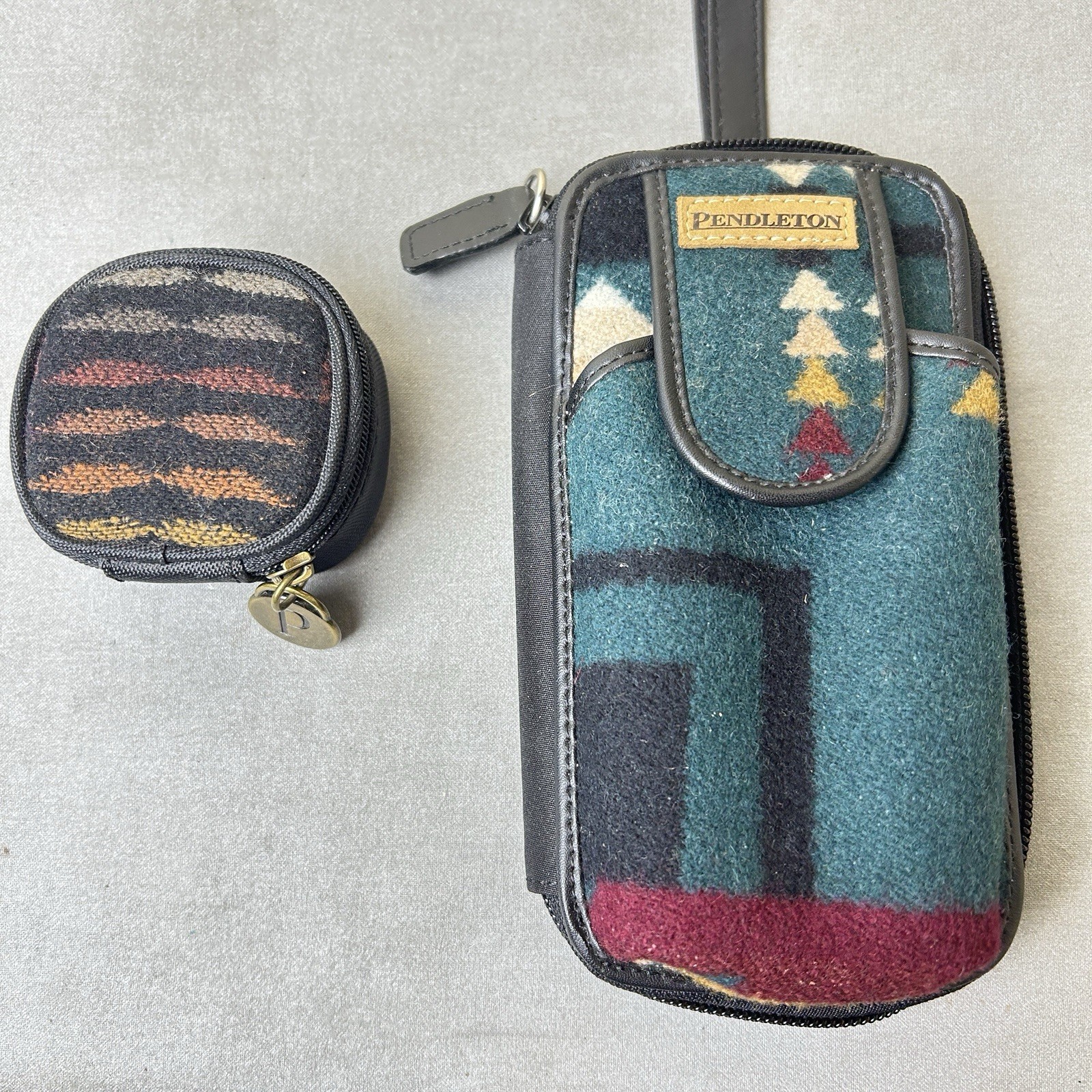 PENDLETON Wool & Leather Zip Wallet Wristlet Phon… - image 1