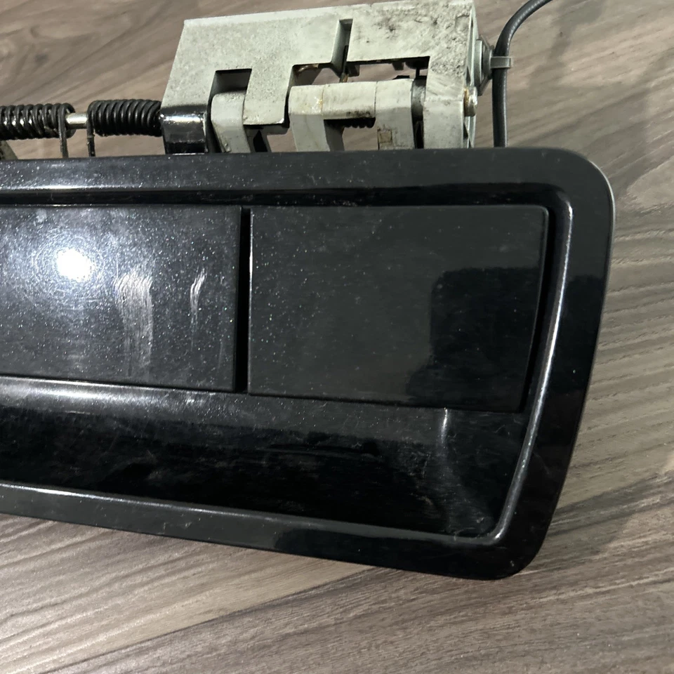 ✅⭐️ 04-2013 Nissan Armada Rear Trunk Tailgate Handle Switch Black w/ Camera OEM - Image 4 of 4