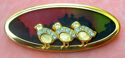 vintage UHLIG BROSCHE 3 goldene Küken mit Strass auf bemalten Stoffen