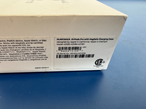 Apple AirPods Pro avec étui de chargement sans fil MagSafe - Photo 2 sur 5