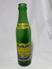 1966 Berkshire Beverages Cambridge, Mass. Vintage picture ACL soda bottle