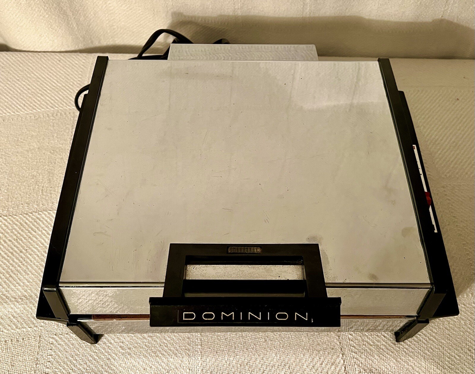 Vintage Dominion Waffle Pizzelle Maker Grill Reversible Model 1251