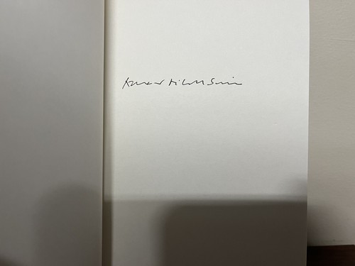 Alexander McCall Smith~SIGNED~Minor Adjustment Beauty Salon 1st Edition Hardback - Picture 2 of 4