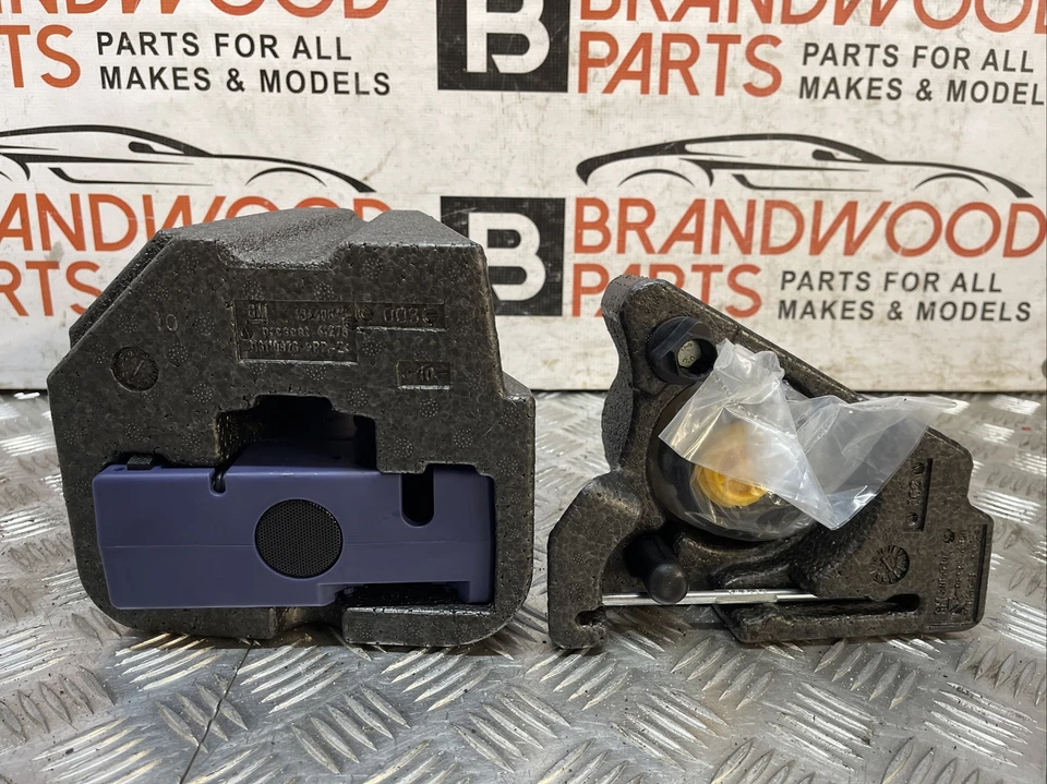 2017 Vauxhall Astra Turbo Tyre Compressor Pump Holder Tools 13440645 - 313110976 — 第 2/4 张图片