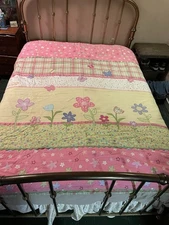 Happy Flowers Quilt by Circo 100% Cotton 82x86 FullQueen