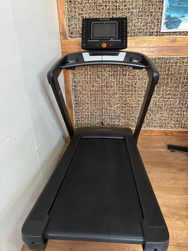 NordicTrack Exp 10i Folding Treadmill Walking Machine Cardio RRP £1599 - Image 2 of 4